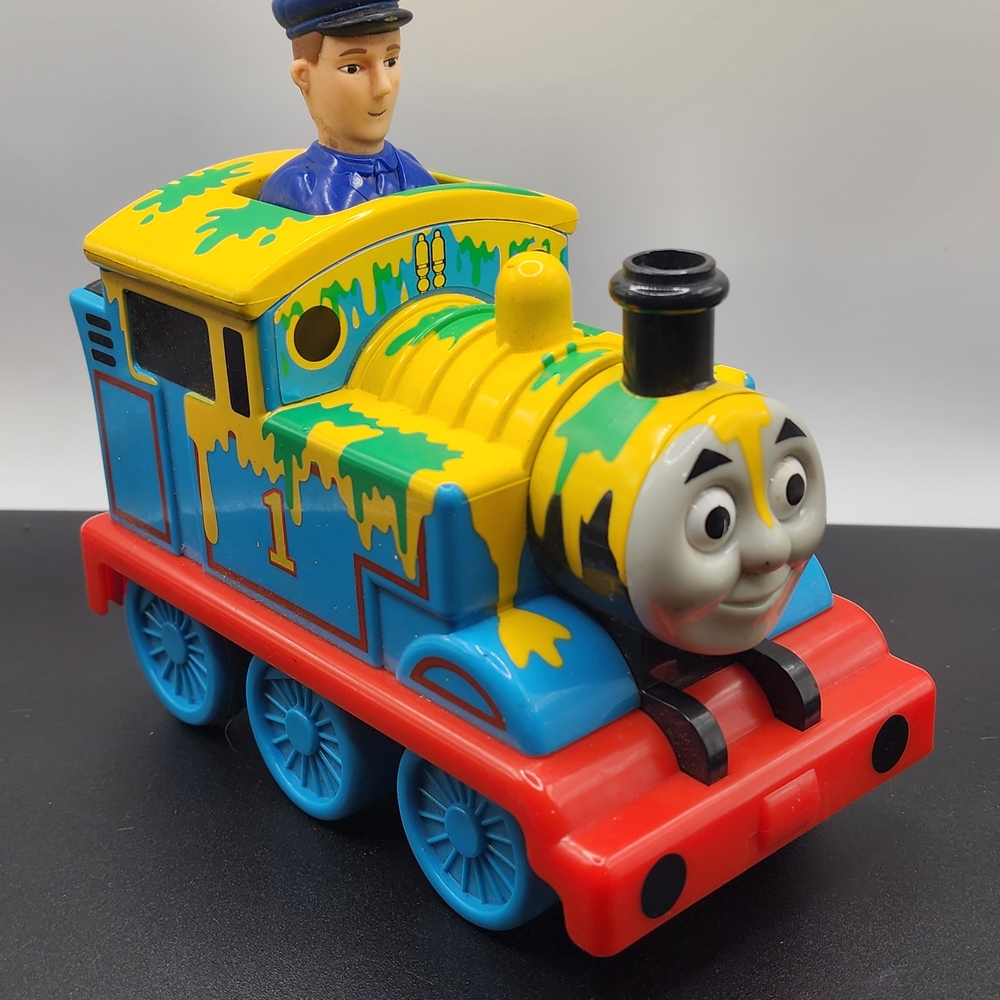 2009 Thomas The Train Makes A Mess Push Button Movement Toys R Us Rare Variant